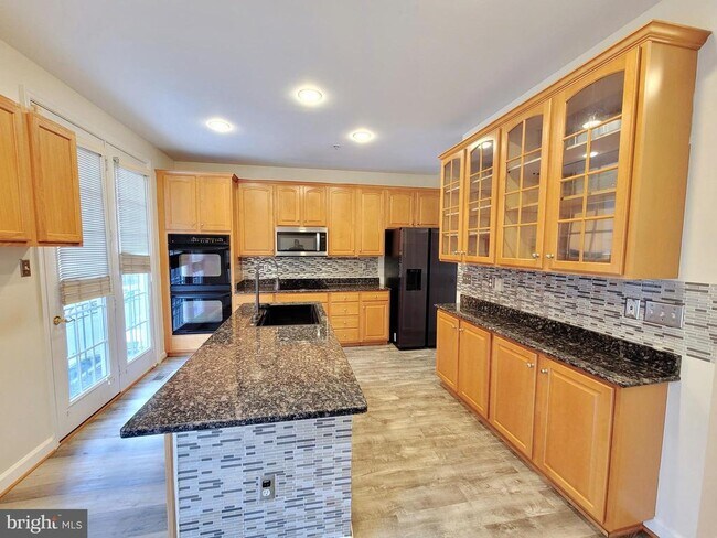 Building Photo - 8809 Lew Wallace Rd