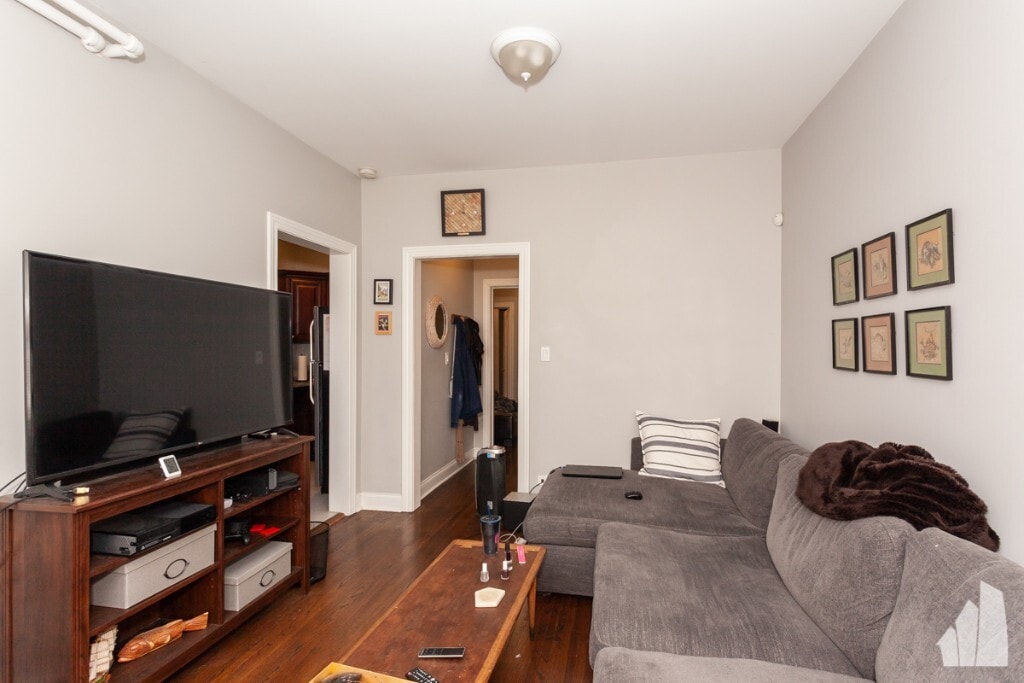Building Photo - 3511 N Damen Ave