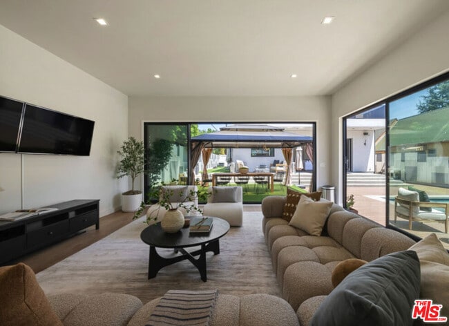 Building Photo - 4299 Elmer Ave