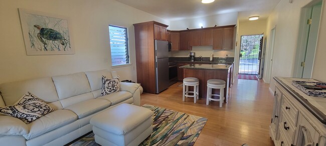 Building Photo - Turned key Fully Furnished Condo