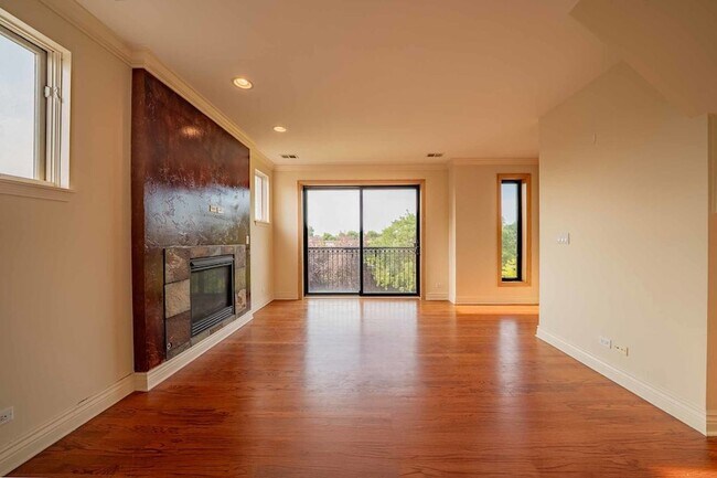 Building Photo - 3123 W Washington Blvd