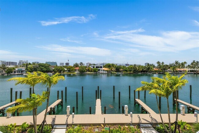 Building Photo - 9221 E Bay Harbor Dr