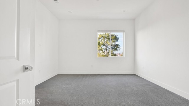 Building Photo - 401 Junco