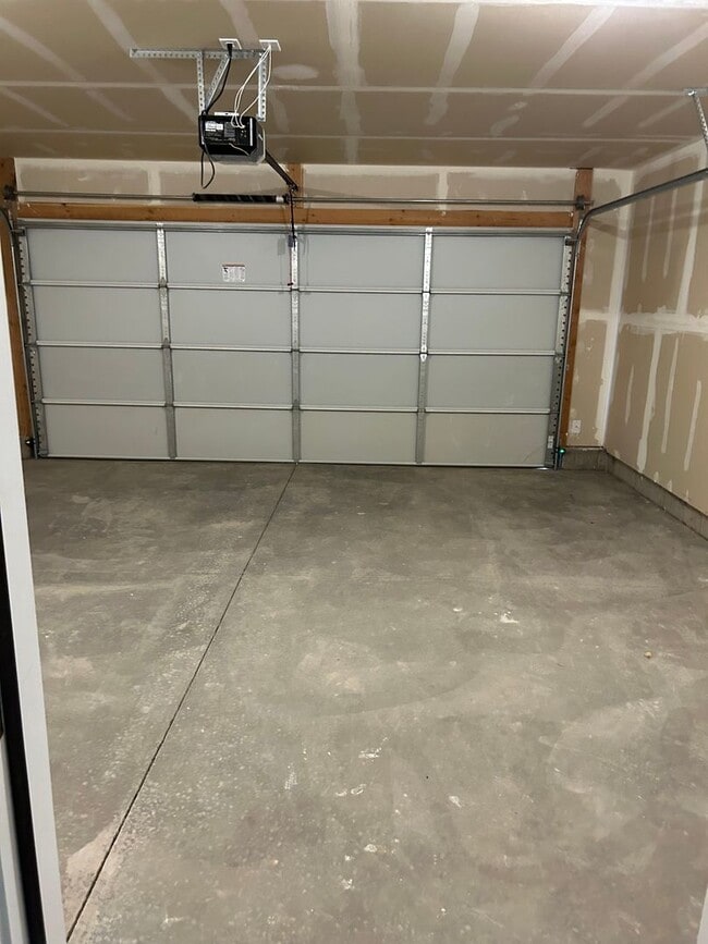 Building Photo - 376 W 2025 N