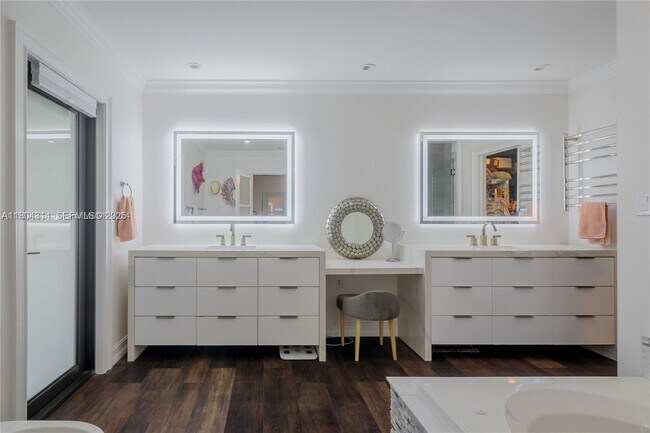 Building Photo - 8500 SW 70th St