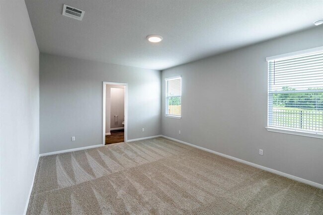 Building Photo - 703 Bluffview Dr.