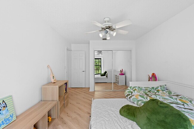Building Photo - 111 Weybridge Cir