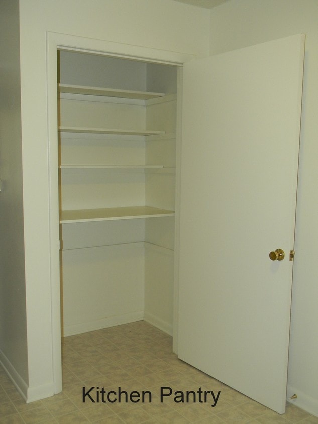 Building Photo - 1520 Sylvan Ln