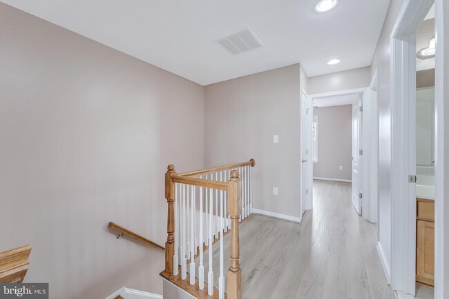 Building Photo - 42785 Hay Rd