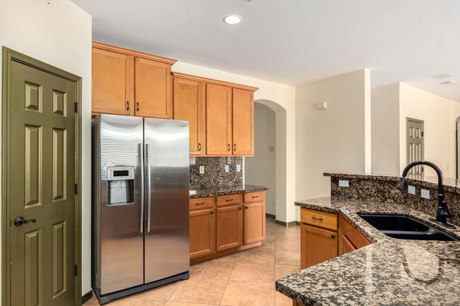 Building Photo - Private pool in highly sought after Goodye...