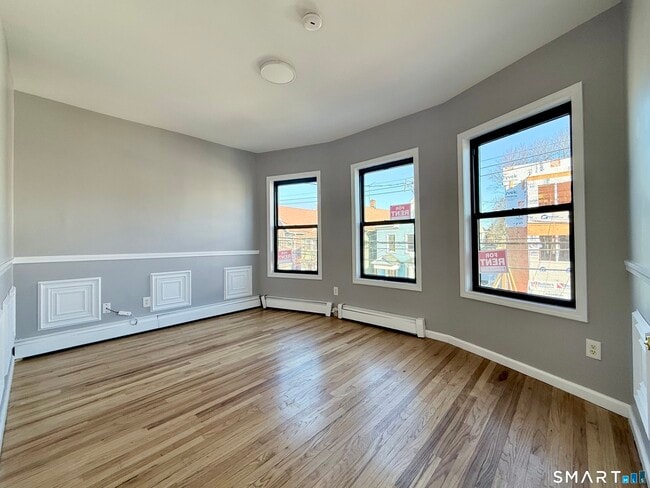 Building Photo - 175 Denver Ave