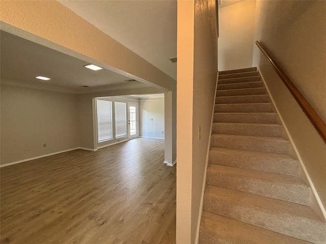 Building Photo - 3302 Wells Dr