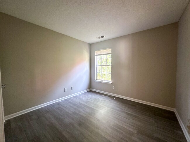 Building Photo - 12143 Brownestone View Dr