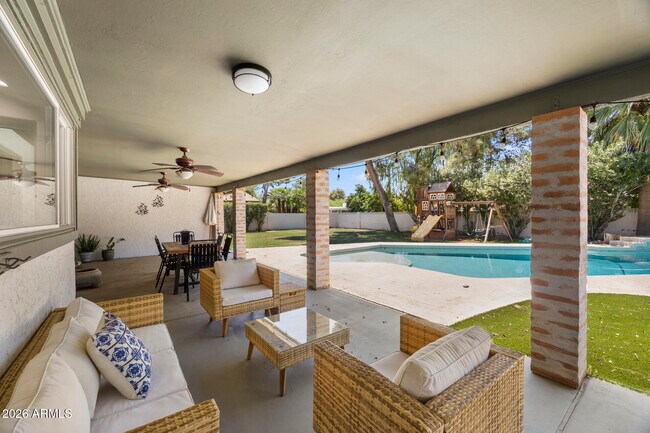 Building Photo - 5449 E Larkspur Dr