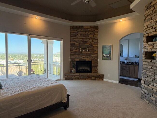 Building Photo - 1823 E Windrose Dr