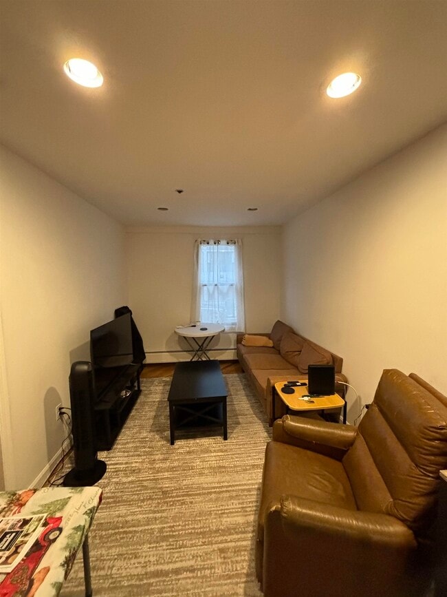 Building Photo - 409 1st St