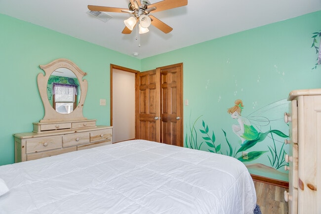 Building Photo - 4117 Knollcrest Cir N