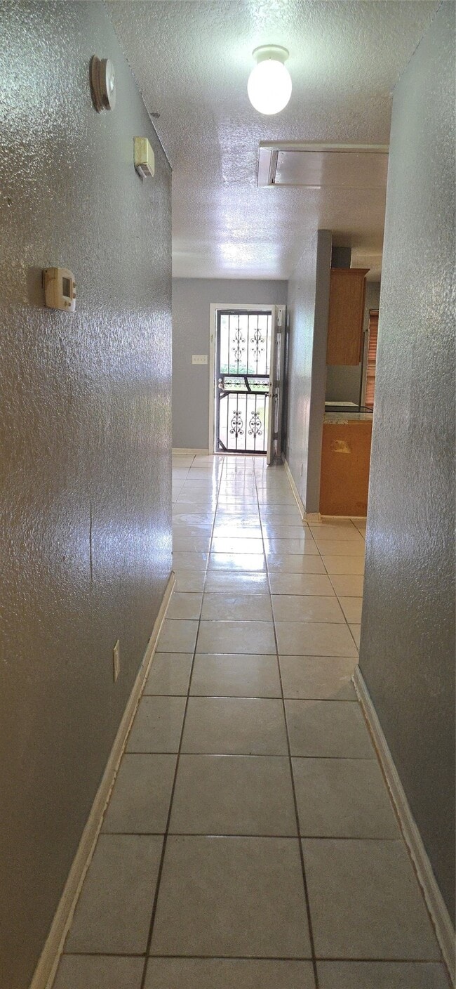Building Photo - 11807 Greenmesa Dr