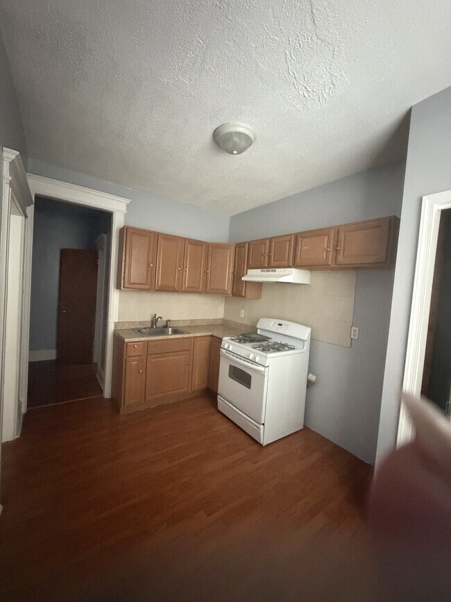 Building Photo - 209 Garfield Ave
