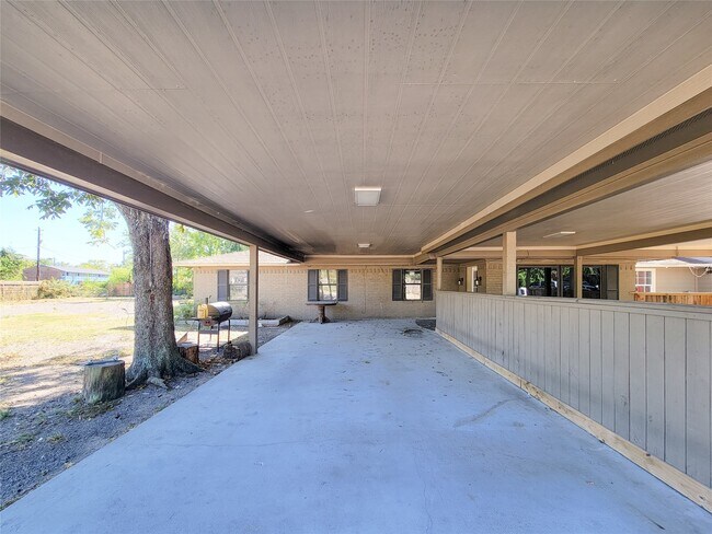 Building Photo - 12934 Ivydale Dr