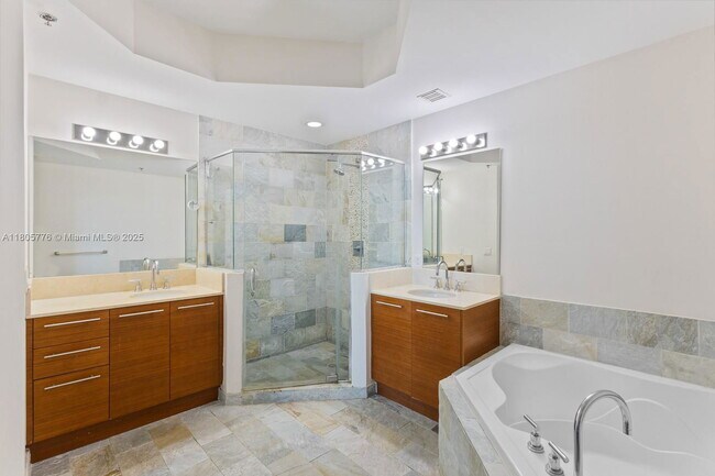 Building Photo - 2641 N Flamingo Rd