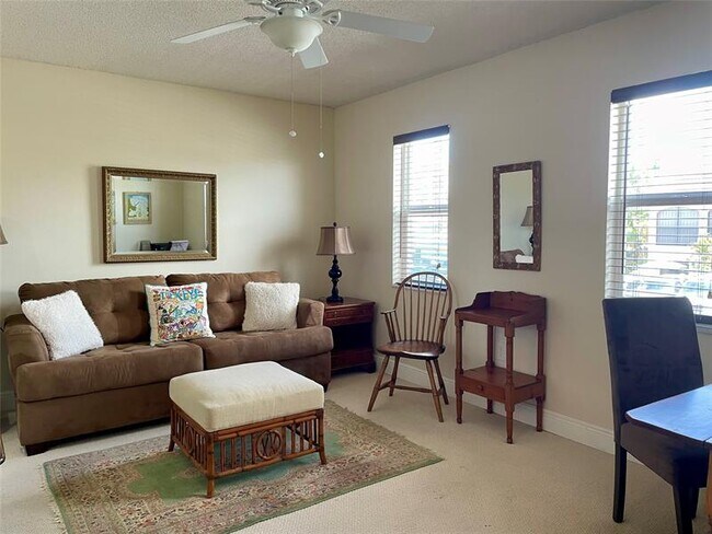 Building Photo - 4629 Poinciana St