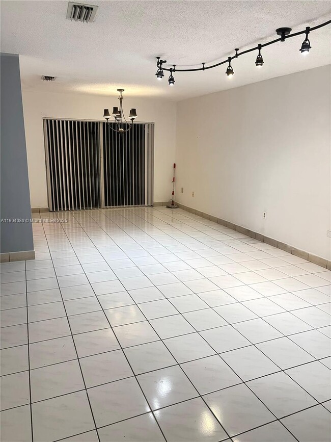 Building Photo - 300 NW 114th Ave