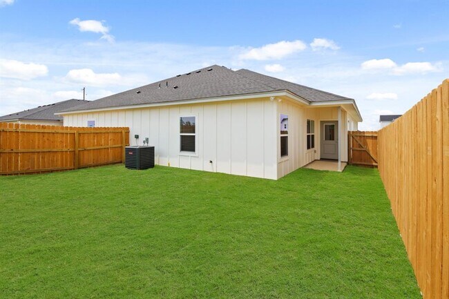 Building Photo - 506 Whirlaway Dr