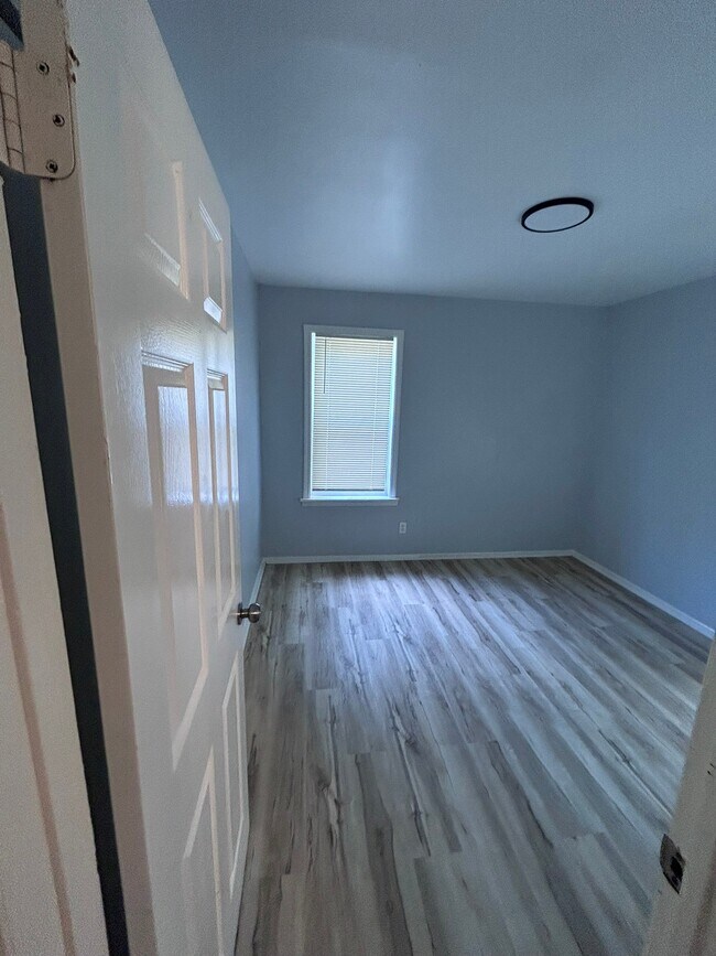 Building Photo - 7534 Blanding Dr