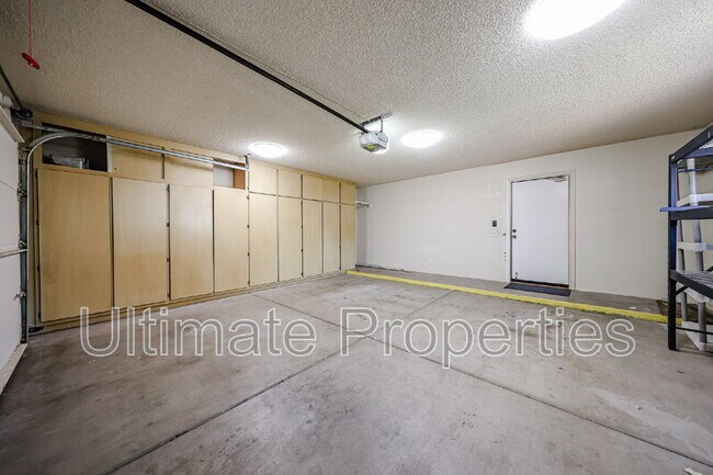 Building Photo - 13107 W Lyric Dr
