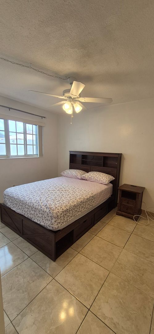 Building Photo - Charming 2 Bedroom / 1 Bathroom House