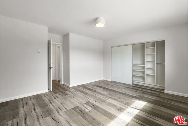 Building Photo - 645 Westmount Dr