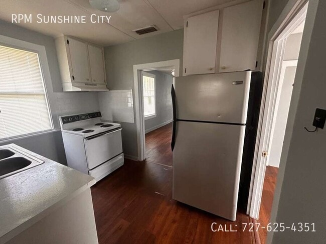 Building Photo - 8218 N Klondyke St