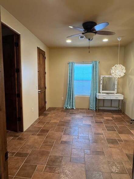 Building Photo - 10807 Gainsborough Ct