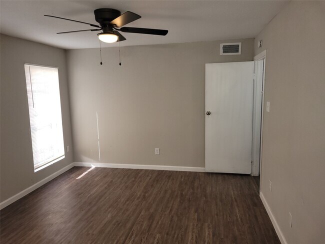 Building Photo - 7200 W T C Jester Blvd