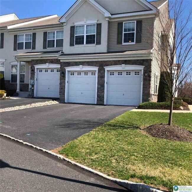 Building Photo - 6137 Valley Forge Dr