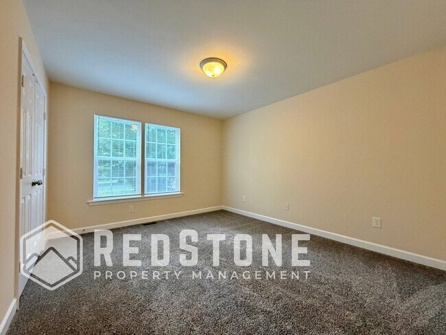 Building Photo - 2621 Trail Five