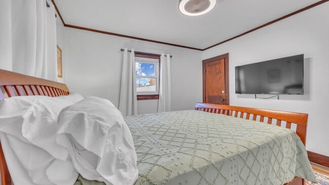 Building Photo - 715 N 14th St