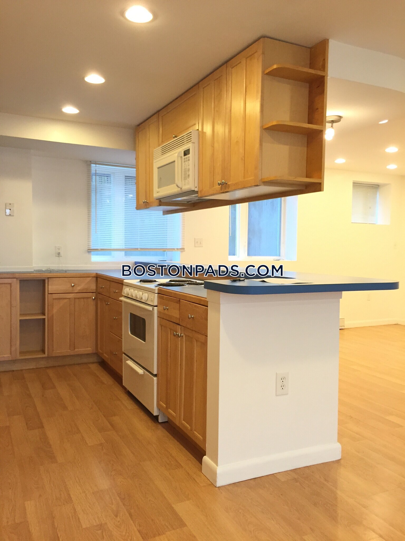 Building Photo - 43 May St