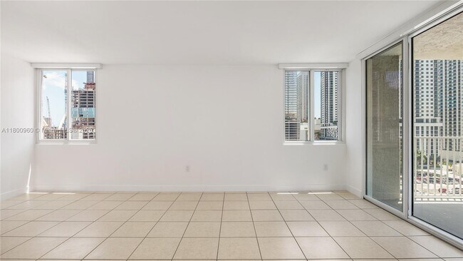 Building Photo - 850 N Miami Ave