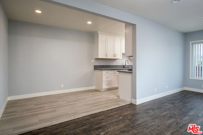 Building Photo - 1136 Spazier Ave
