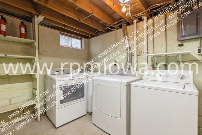 Building Photo - 1402 Linden Dr