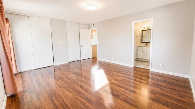 Building Photo - 2132 Forbes Ave