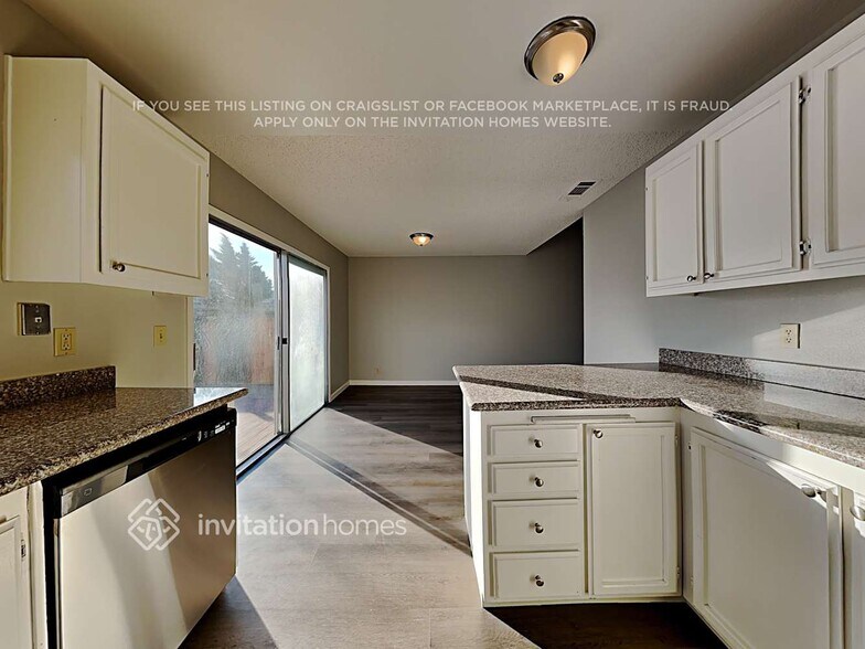 Building Photo - 609 Crested Dr