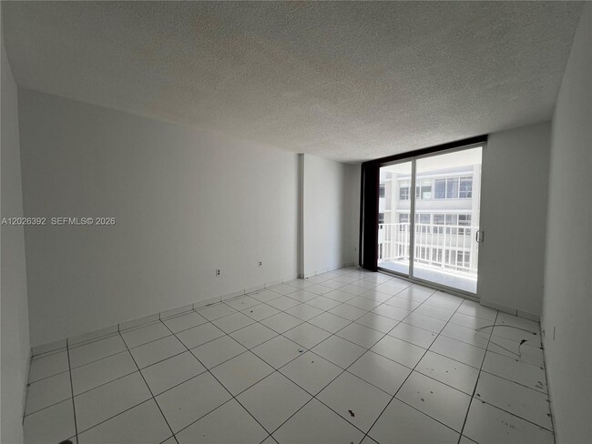 Building Photo - 1228 West Ave