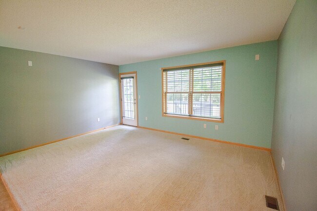 Building Photo - 3057 Venice Ln NW