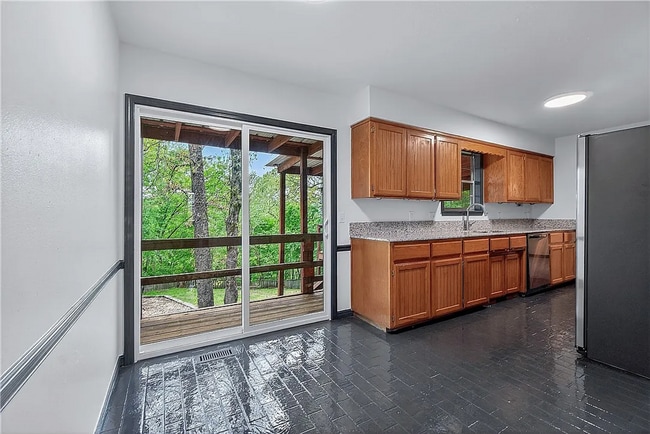 Building Photo - 8517 Spruce Dr