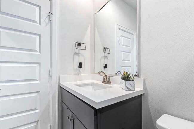 Building Photo - 2802 Grand Fountains Dr