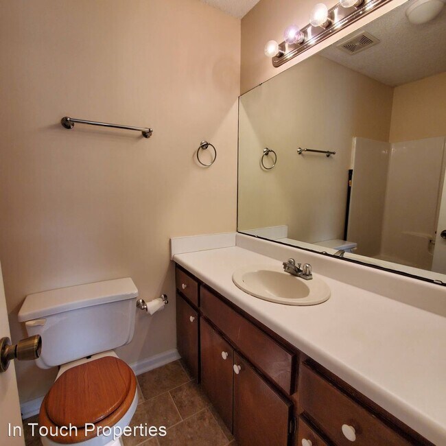 Building Photo - 2 br, 2.5 bath House - 341 Brookfield Road