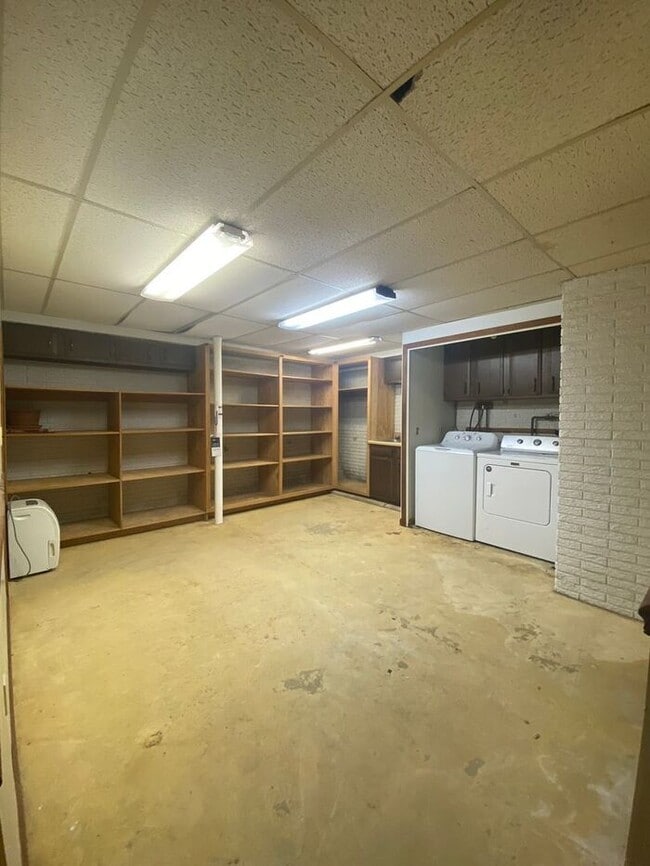 Building Photo - $2,200 | 4 Bedroom, 2 Bathroom Multi Floor House | No Pets | Available for August 1st, 2026 Move In!